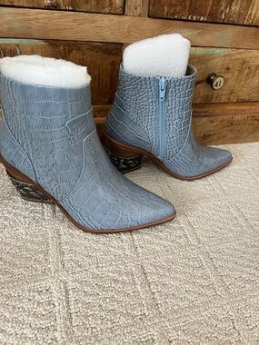 Gianni bini brand new boots! Light blue